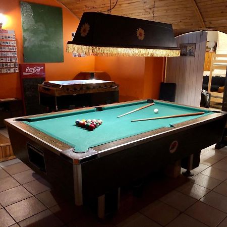 Whole Basemenet Former Pub4 Stag Do/Hen Party Будапеща Екстериор снимка