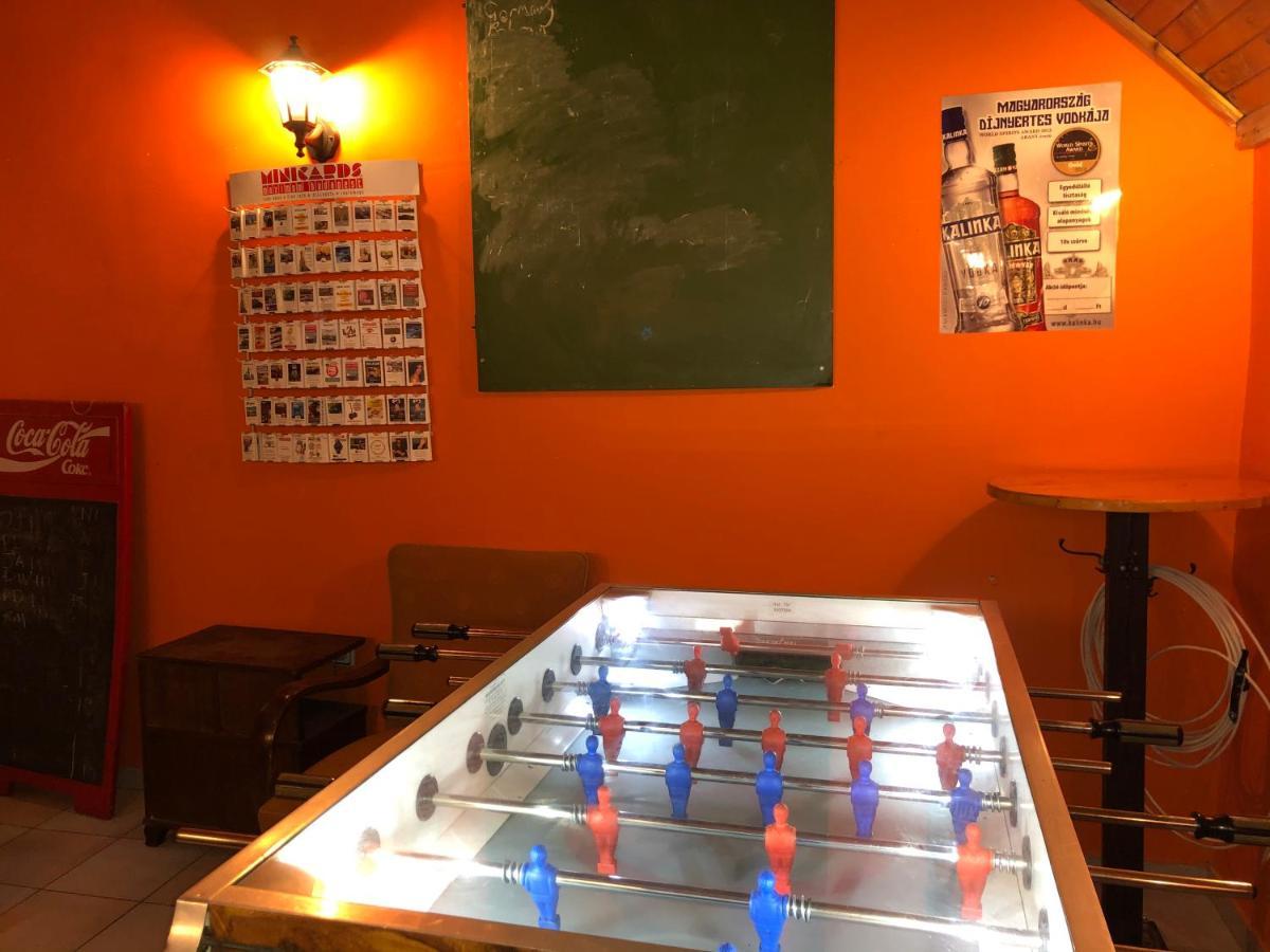 Whole Basemenet Former Pub4 Stag Do/Hen Party Будапеща Екстериор снимка