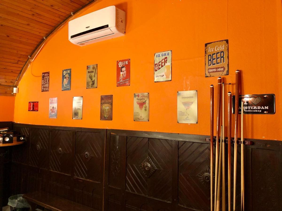 Whole Basemenet Former Pub4 Stag Do/Hen Party Будапеща Екстериор снимка