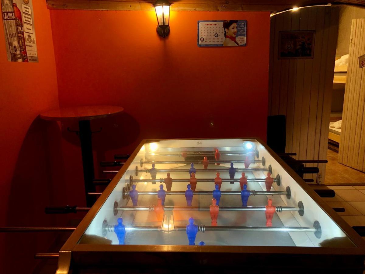 Whole Basemenet Former Pub4 Stag Do/Hen Party Будапеща Екстериор снимка