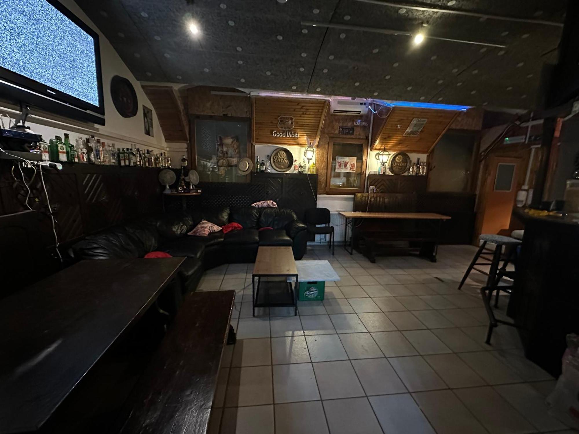Whole Basemenet Former Pub4 Stag Do/Hen Party Будапеща Екстериор снимка